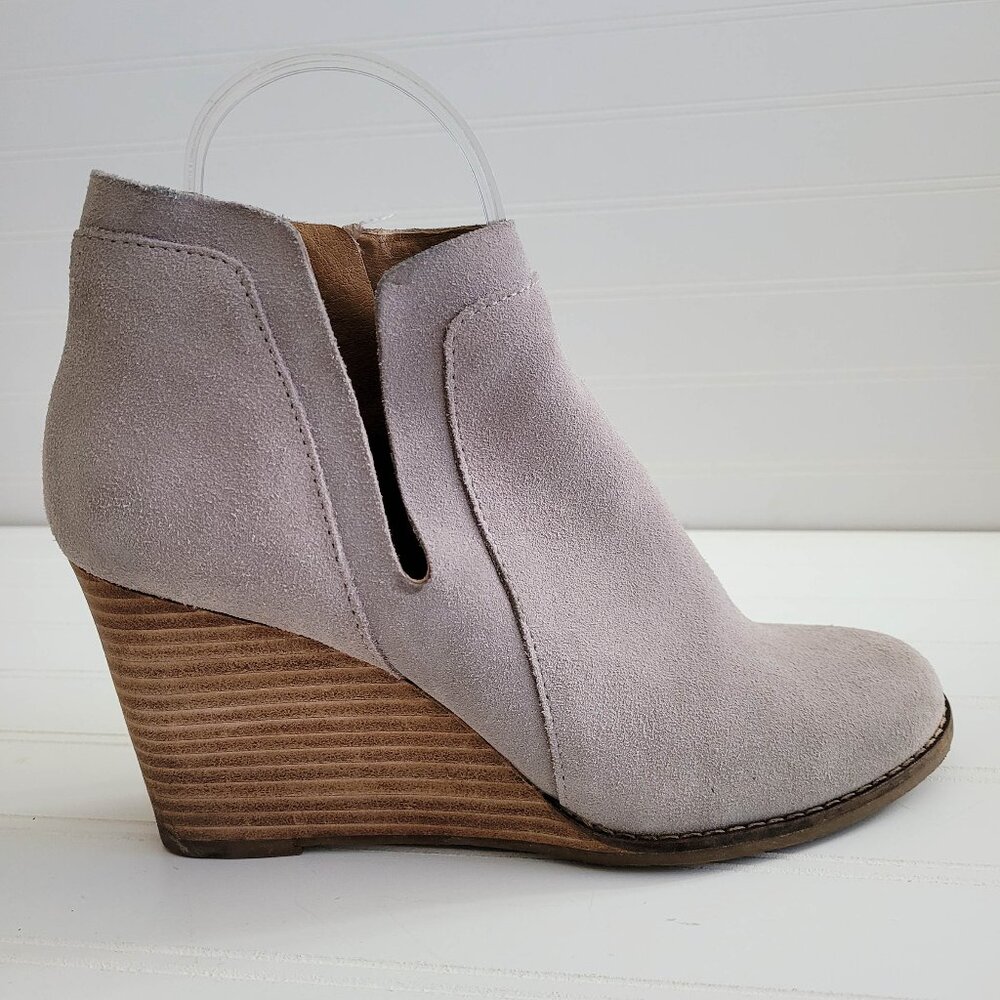 Lucky Brand Boots Size 8 Light Gray Yabba Ankle Booties Cut Out Side Zip Wedge
